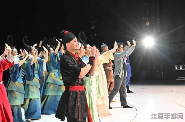 穿一毫米的衣服跳舞，这绝对是一种勇敢而独特的表演方式，让人目不转睛、心潮澎湃！