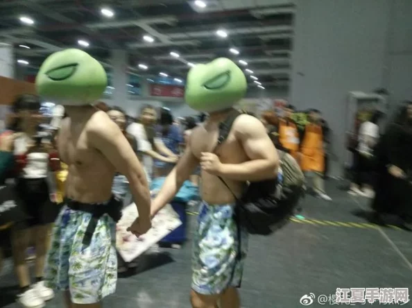 小柔被十几个男人c全篇黄,网友直言情节夸张不真实,真实体验不可比,期待更好的故事发展。 小柔被十几个男人c全篇黄,网友直言情节夸张不真实,真实体验不可比,期待更好的故事发展。