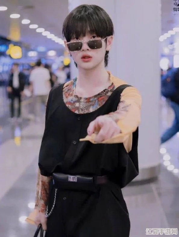 越南美籍女rapper引发网友热议：她的风格独特，歌词深刻，展现了多元文化的碰撞与融合！