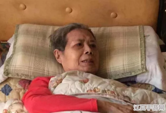 男女一起努力生孩子不盖被子，网友评论：这样的生活态度真值得点赞，感受到满满的温暖与支持！