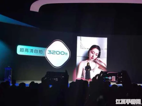 男生的坤坤放入女生的坤坤里，这种表达可能暗示着性别角色的颠覆与情感交融，反映了当代年轻人对关系的新理解