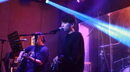 x姓女rapper who knows：她在音乐中展现的独特风格与深刻内涵，让人对她的才华和故事充满好奇