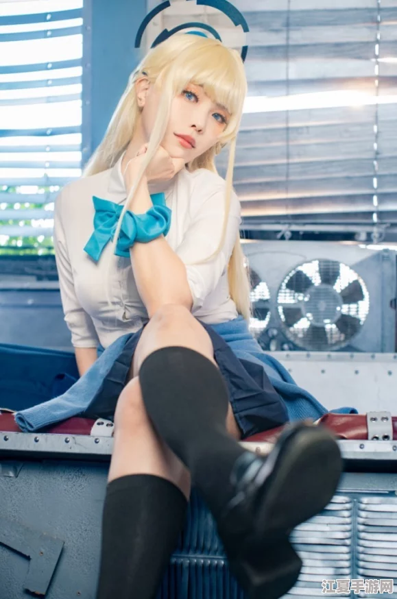 白丝h：在青春与幻想交织的世界中，感受那份无法言喻的魅力与诱惑