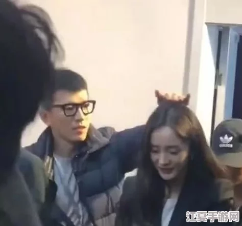 男生坤坤放女生坤坤，网友热议：这到底是男生的魅力，还是女生的眼光？