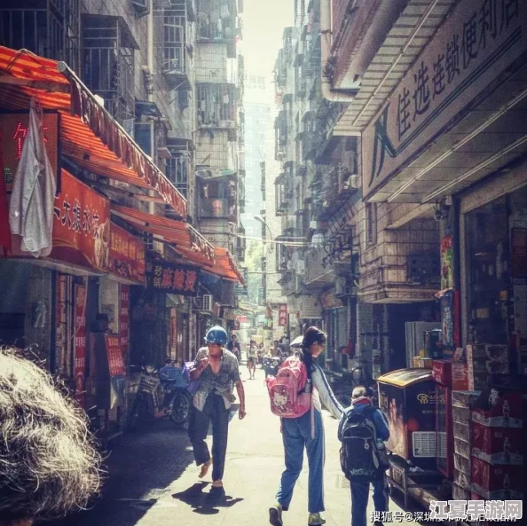 老镖客城中村扫街小少：在城市边缘的生活与奋斗之路